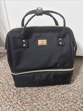 Black and Gold Lunch Bag with charging cord